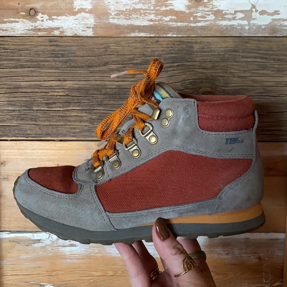 COPY - Kids LL Bean Hiking Boots - Picture 6 of 10